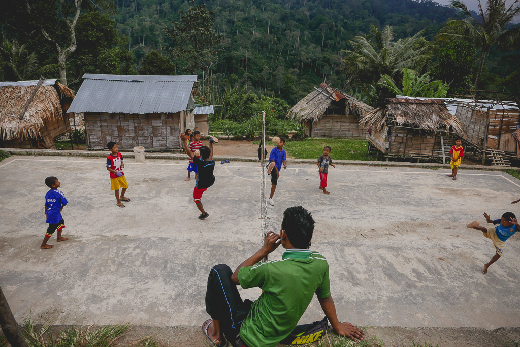 Football game in an Orang Asli village, Cameron Highlands (photo by Irina Stelea)