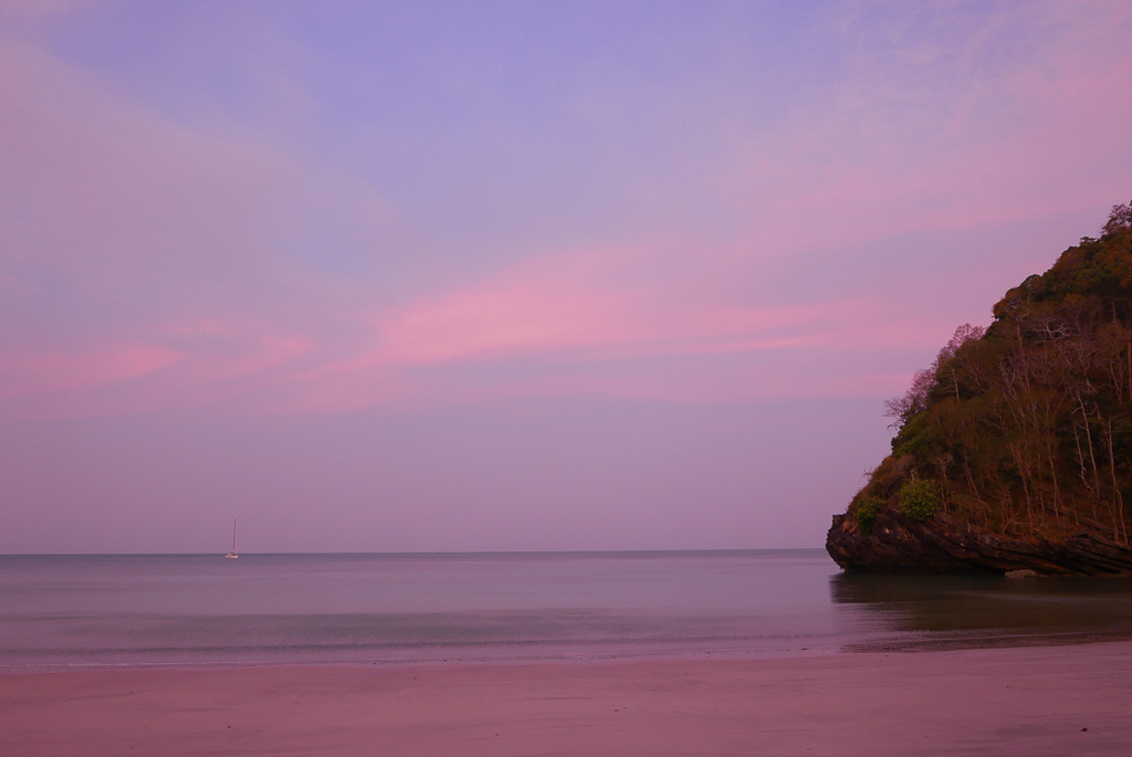 Dawn on Tarutao (photo by Irina Stelea)