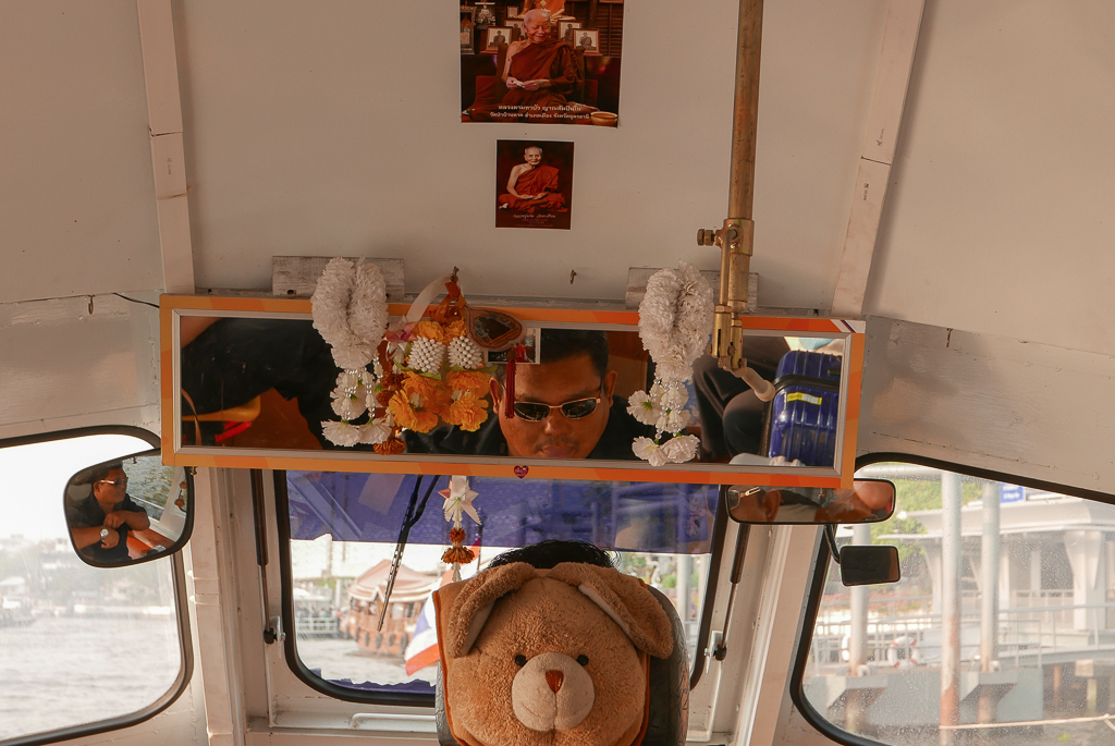 Pilot of the express boat on the Chao Phraya river, Bangkok (photo by Irina Stelea)