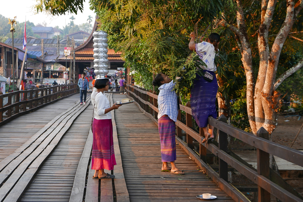 Mon women on the Mon Bridge, Sangkhlaburi, Thailand (photo by Irina Stelea)