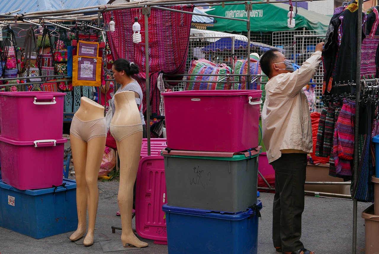 Saturday Walking Street, Chiang Rai (photo by Irina Stelea)