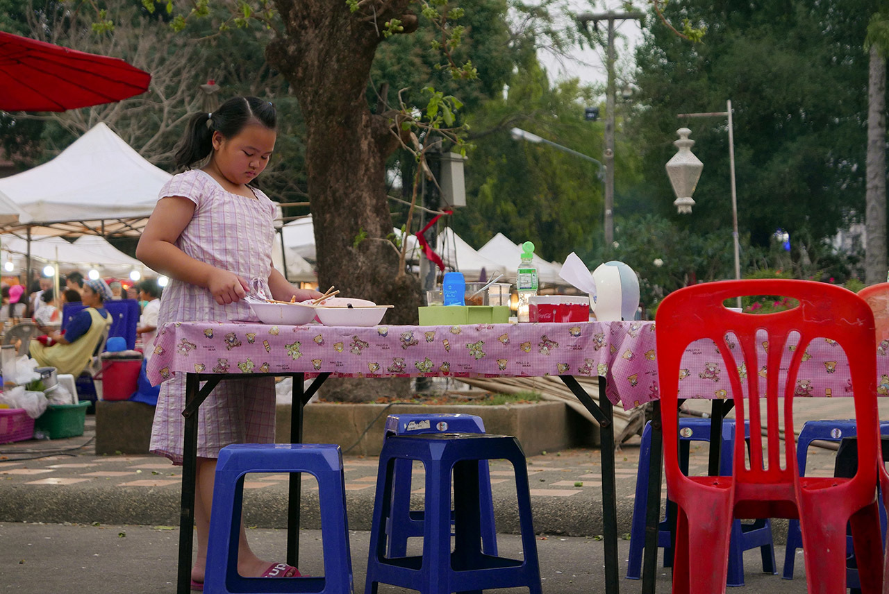 Saturday Walking Street, Chiang Rai (photo by Irina Stelea)