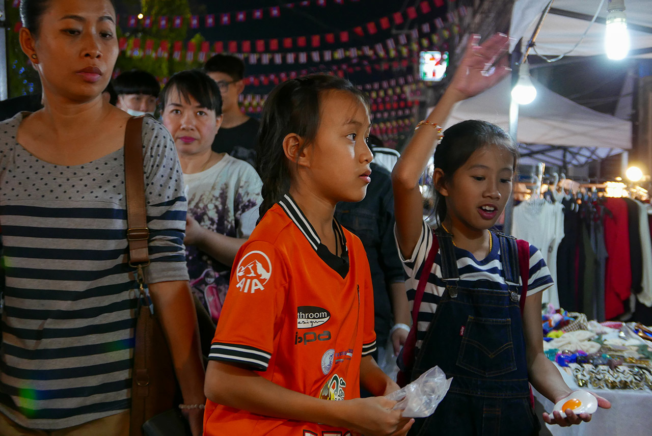 Saturday Walking Street, Chiang Rai (photo by Irina Stelea)