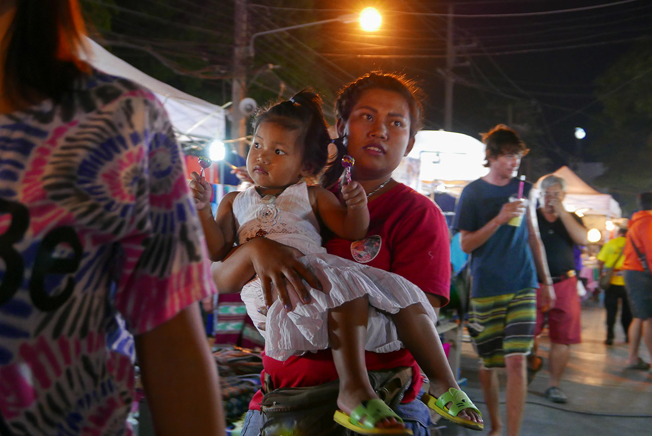 Saturday Walking Street, Chiang Rai (photo by Irina Stelea)