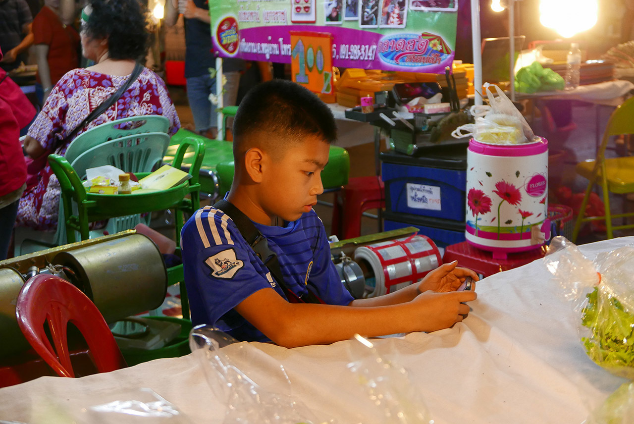 Saturday Walking Street, Chiang Rai (photo by Irina Stelea)