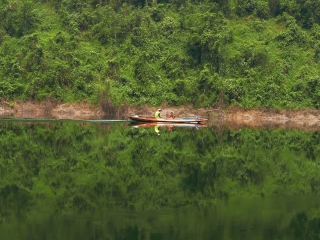 The unrepeatable adventures of two foreigners down the Nam Ou river (Phongsali to Muang Khua)